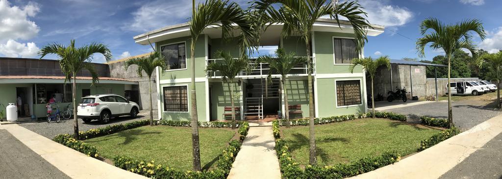 La Fortuna Backpackers Resort Екстер'єр фото