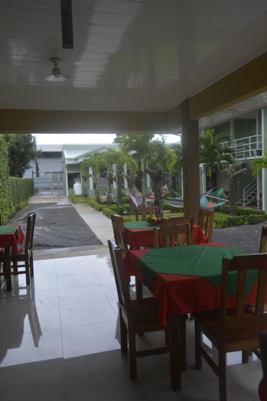 La Fortuna Backpackers Resort Екстер'єр фото