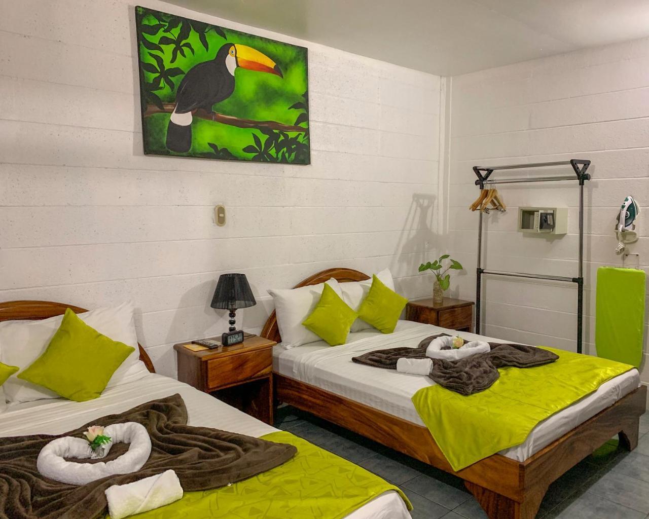 La Fortuna Backpackers Resort Екстер'єр фото