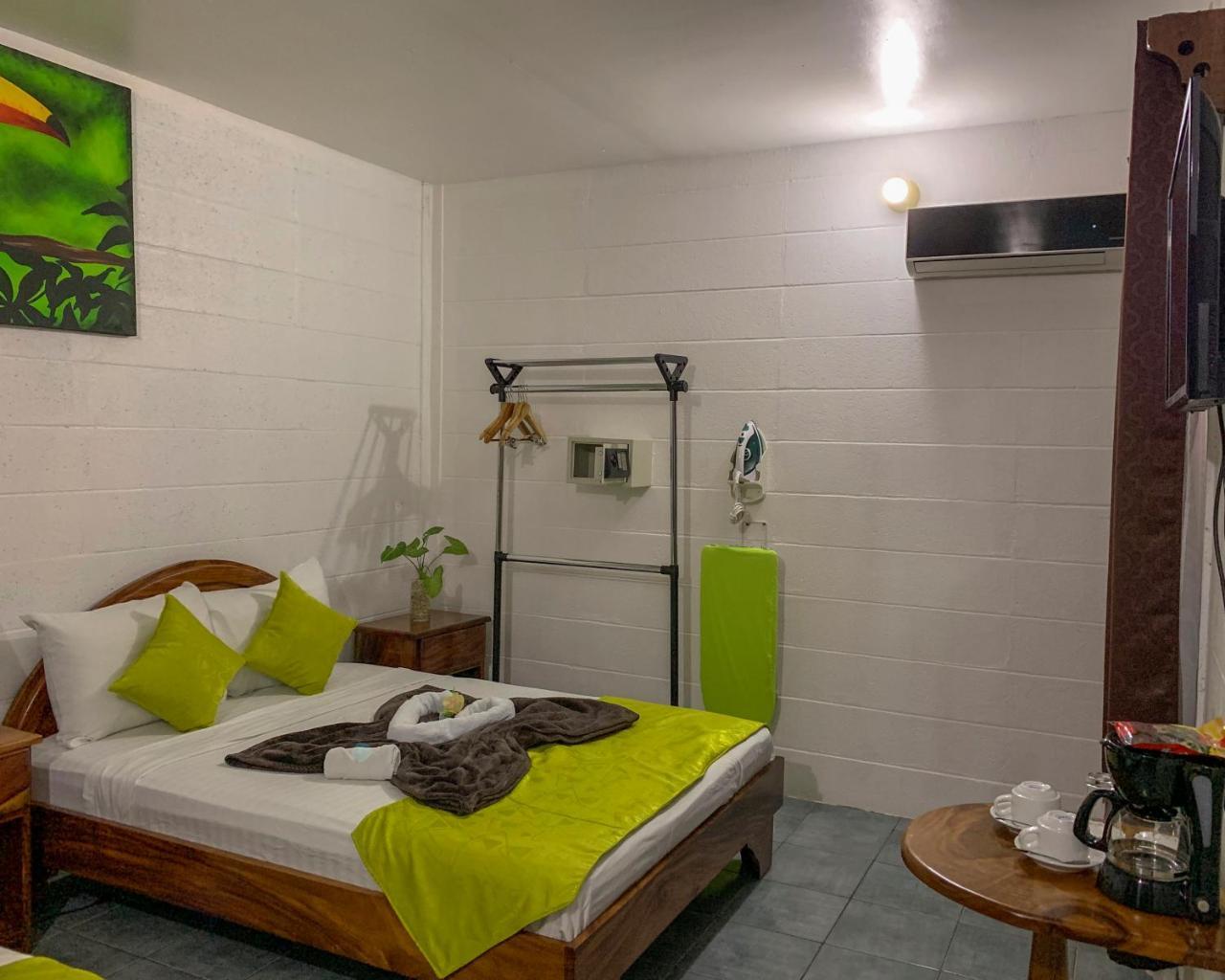 La Fortuna Backpackers Resort Екстер'єр фото